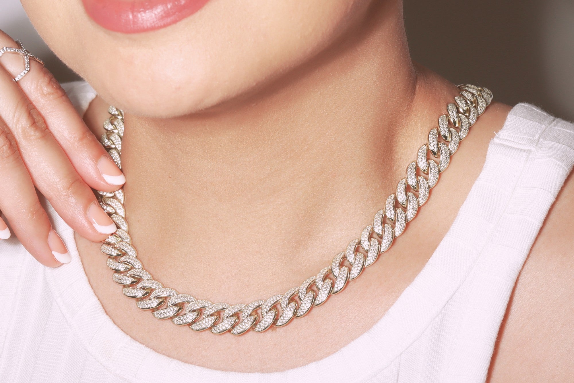 Chain necklace near me deals